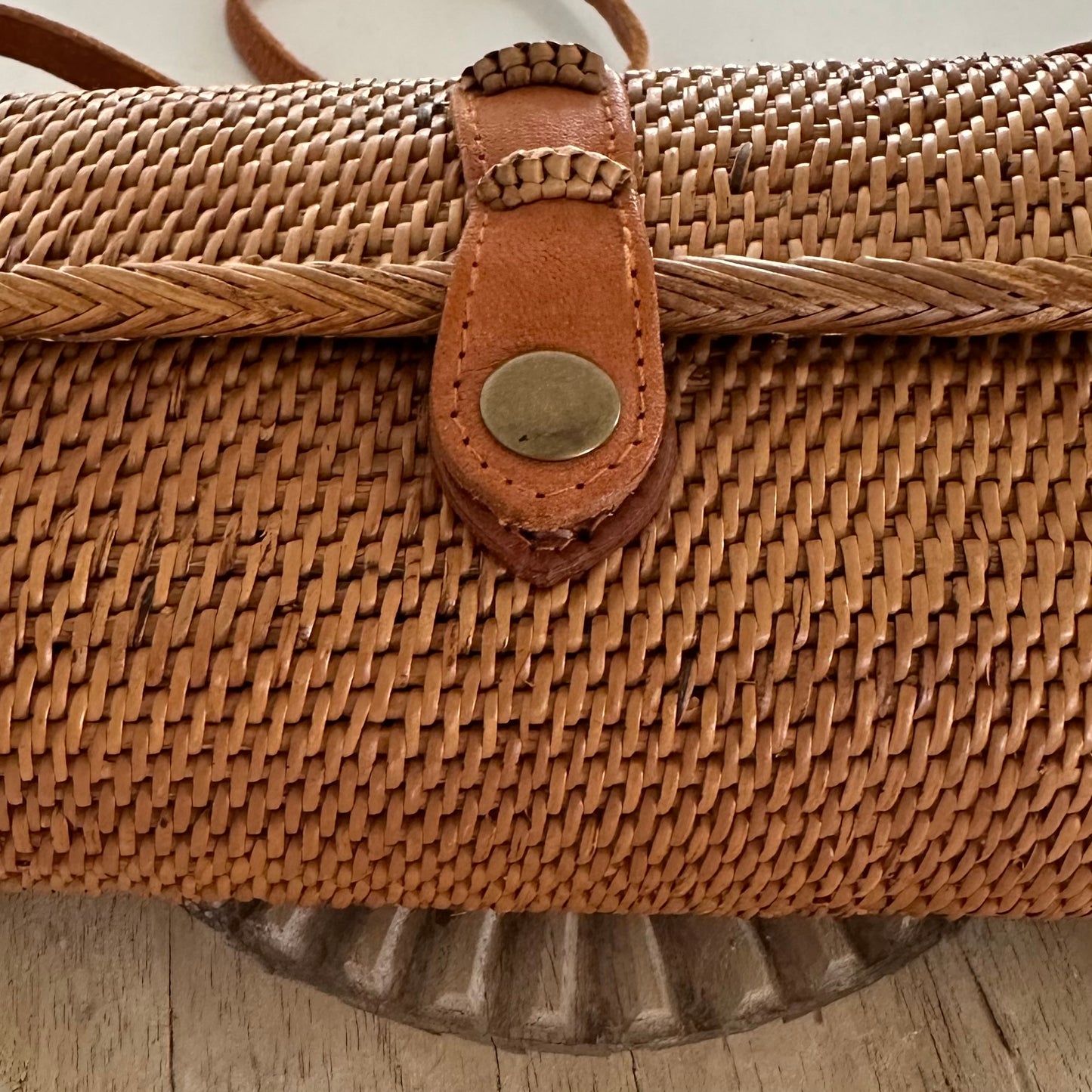 Clam Rattan Shoulder Bag | ONLY 1 LEFT