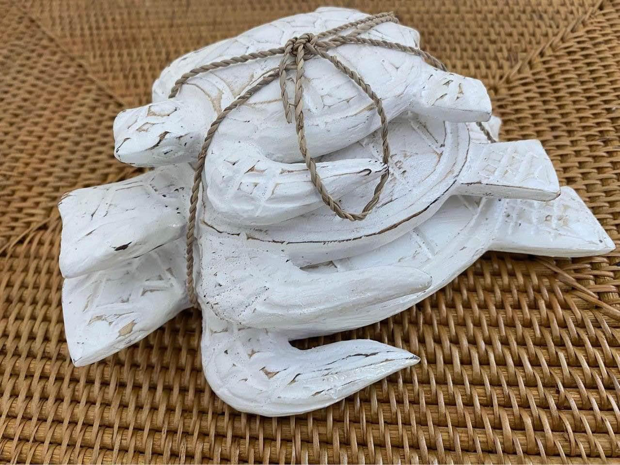 Coastal Turtles Wooden (set of 3) | White