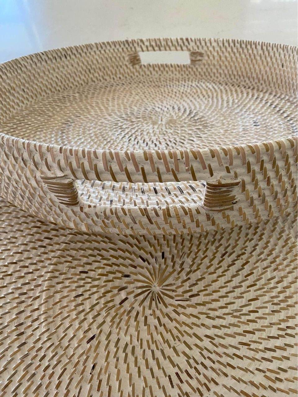 Hamptons Rattan Trays - Round | Whitewashed | 2 sizes