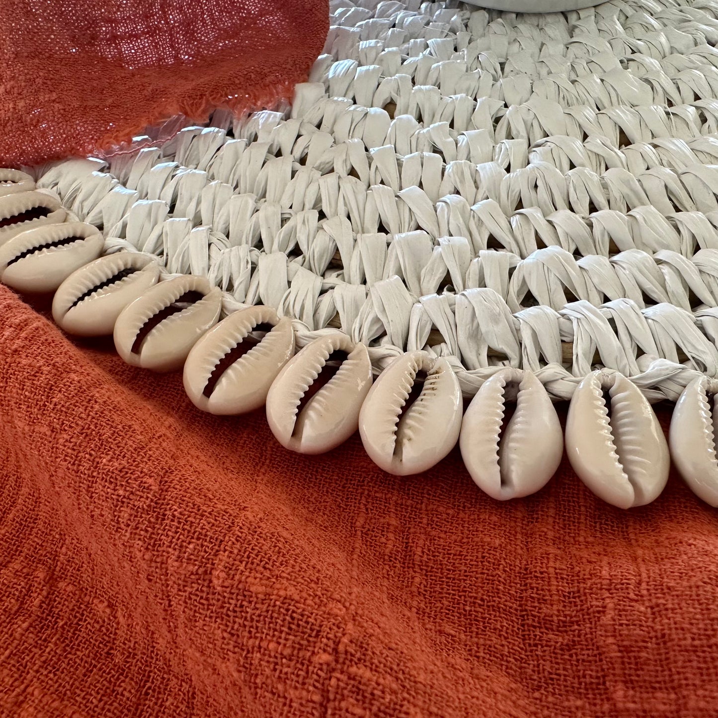 Natural Raffia with Cowrie Shell Placemat | WHITE