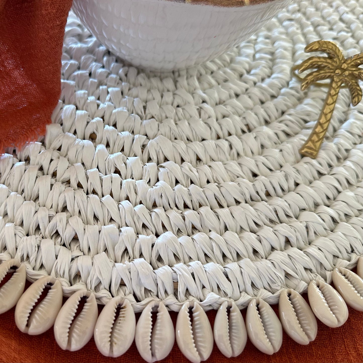 Natural Raffia with Cowrie Shell Placemat | WHITE