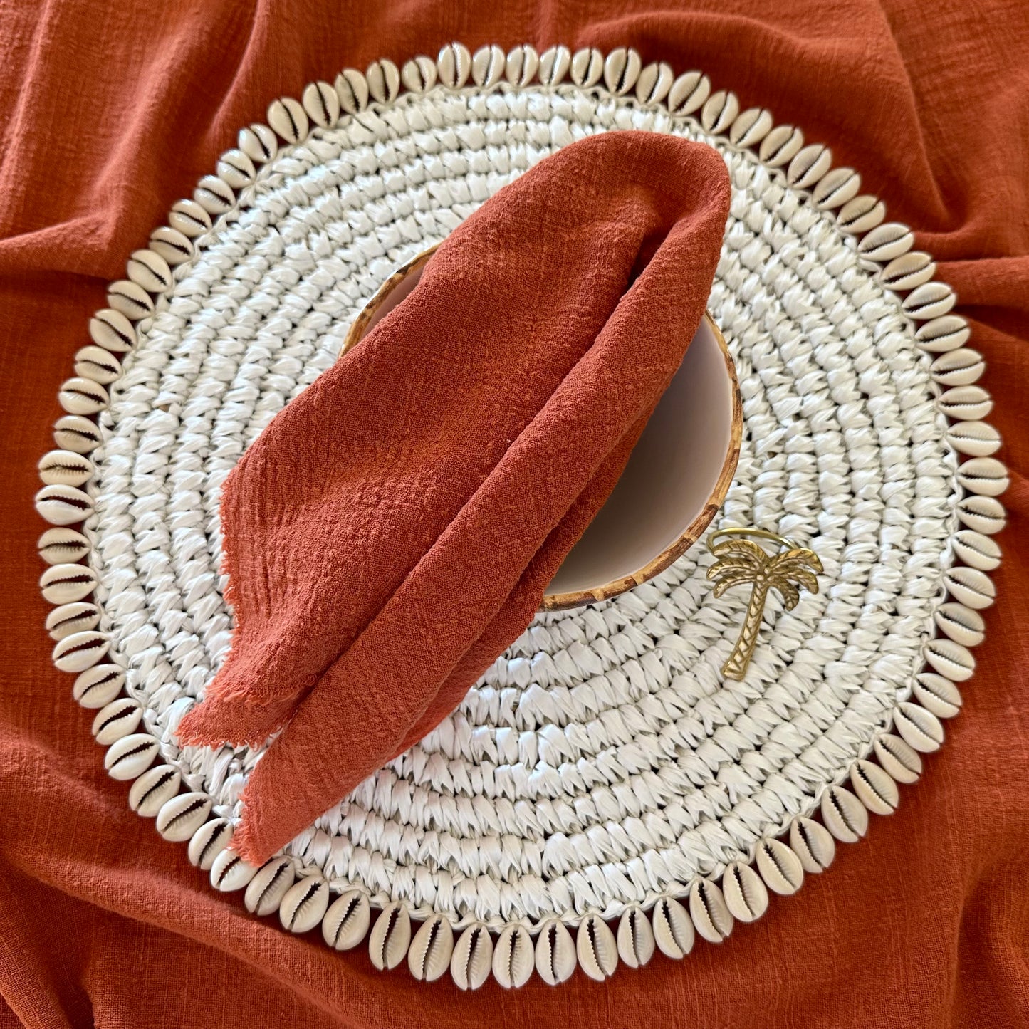 Natural Raffia with Cowrie Shell Placemat | WHITE