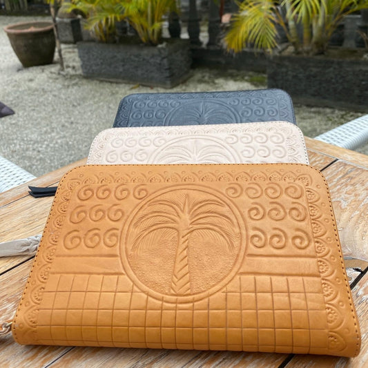 Traveller Palm Leather Clutch/Wallet